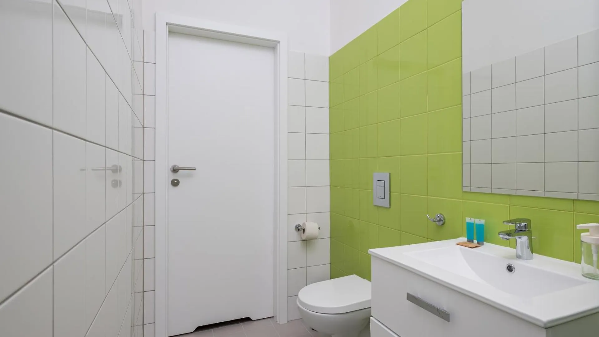 Parkland Homely Studios Warsaw Poland